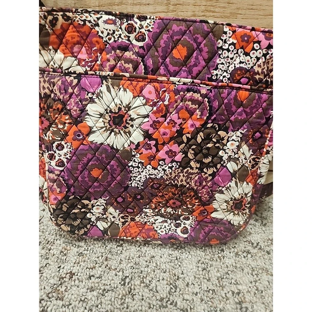VERA BRADLEY Cross Body Purse -  Zippered Bright Floral Multi-Pocket Bag